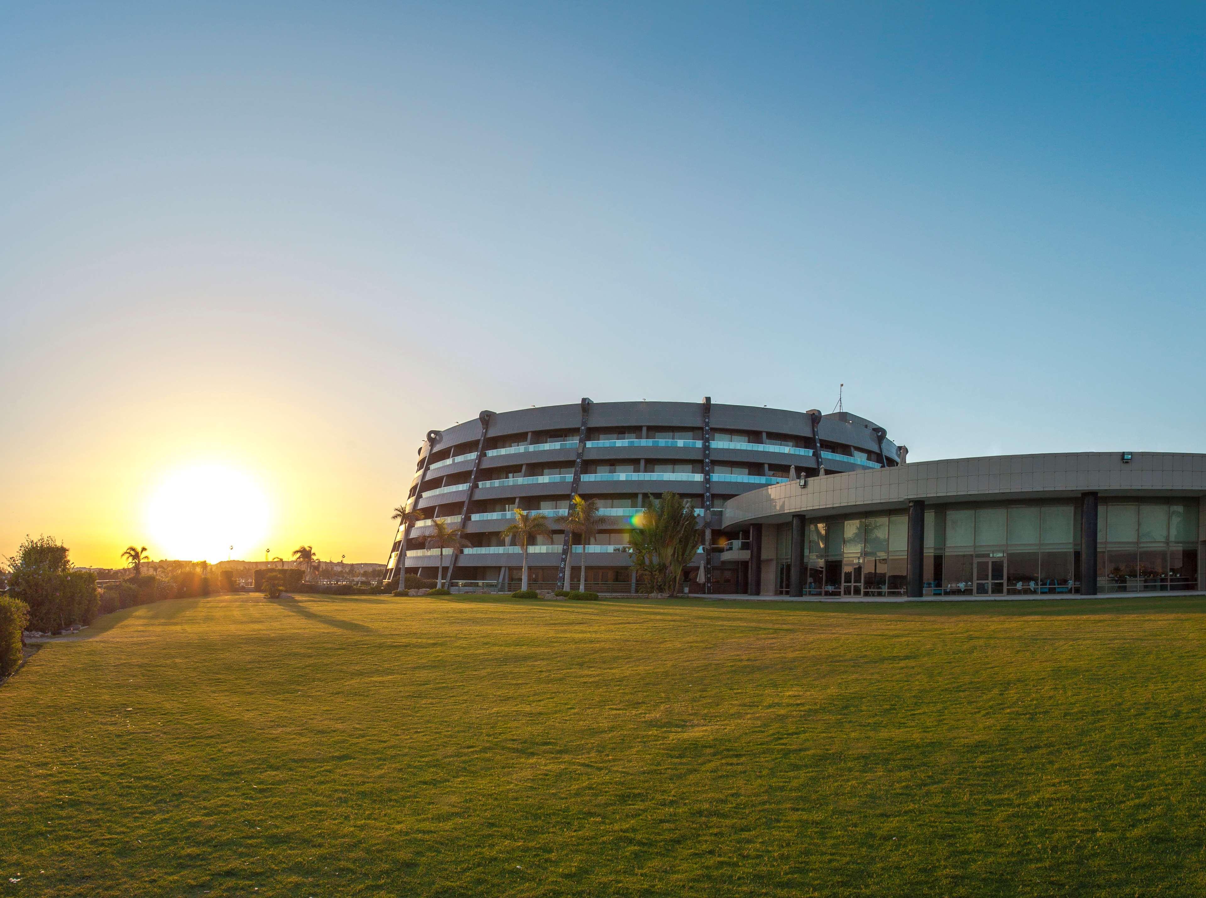 Radisson Blu Hotel & Convention Center, Alexandria Exterior photo